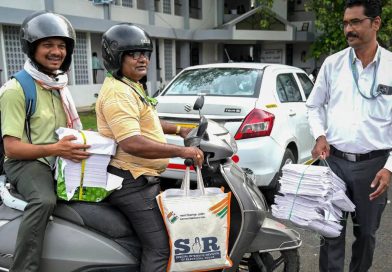 महाराष्ट्रात अनेक दशकांपासून मतदार आहेत पण 2002 मधील यादीत कुटुंबाचा संबंध आहे पुणे बातम्या महाराष्ट्रात अनेक दशकांपासून मतदार आहेत पण 2002 मधील यादीत कुटुंबाचा संबंध आहे पुणे बातम्या