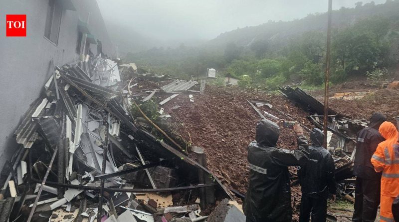 पुण्यात दरड कोसळल्याने 1 ठार, 2 अडकल्याची भीती; बचाव कार्य चालू आहे