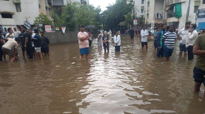 बारा वर्षे झाली, घरकुलवासीय पुराशी लढा; कायमस्वरूपी दुरुस्तीसाठी PCMC विरुद्ध तीव्र आंदोलन | पुणे बातम्या बारा वर्षे झाली, घरकुलवासीय पुराशी लढा; कायमस्वरूपी दुरुस्तीसाठी PCMC विरुद्ध तीव्र आंदोलन | पुणे बातम्या