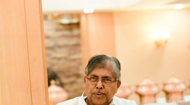 SPPU शिक्षक भरती डिसेंबरपर्यंत, कायदा महाविद्यालयांना बार कौन्सिल ऑफ इंडियाच्या मान्यतेसाठी सहा महिन्यांची मुदत पुणे बातम्या SPPU शिक्षक भरती डिसेंबरपर्यंत, कायदा महाविद्यालयांना बार कौन्सिल ऑफ इंडियाच्या मान्यतेसाठी सहा महिन्यांची मुदत पुणे बातम्या